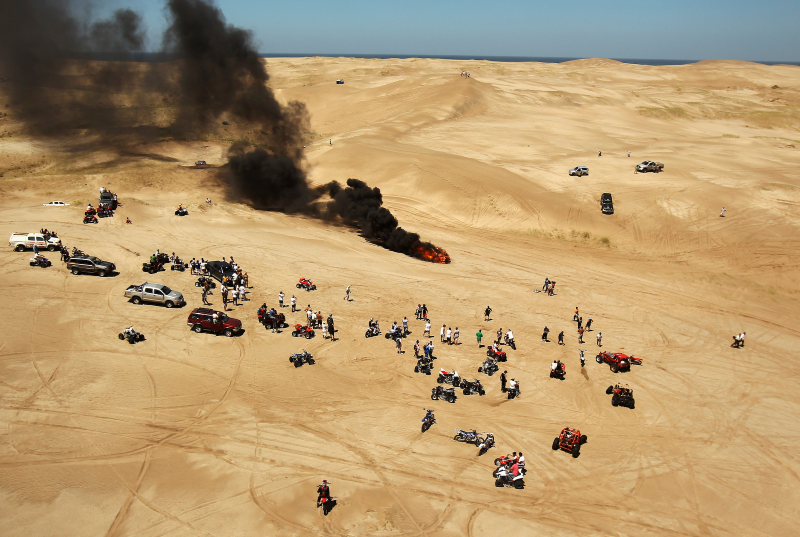 Illustration for article titled The Dakar Race Looks Pretty Much Like A Post-Apocalyptic Hellscape